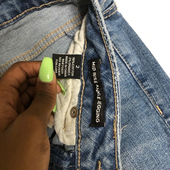 Mid rise jeans - Picture 2 of 2